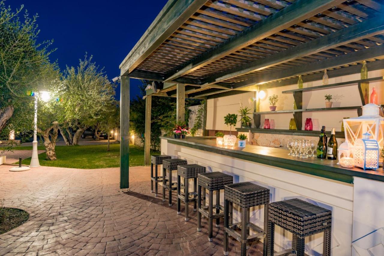 Villa Astarte Villas - Istar Villa With Tennis Court Makhairadhon