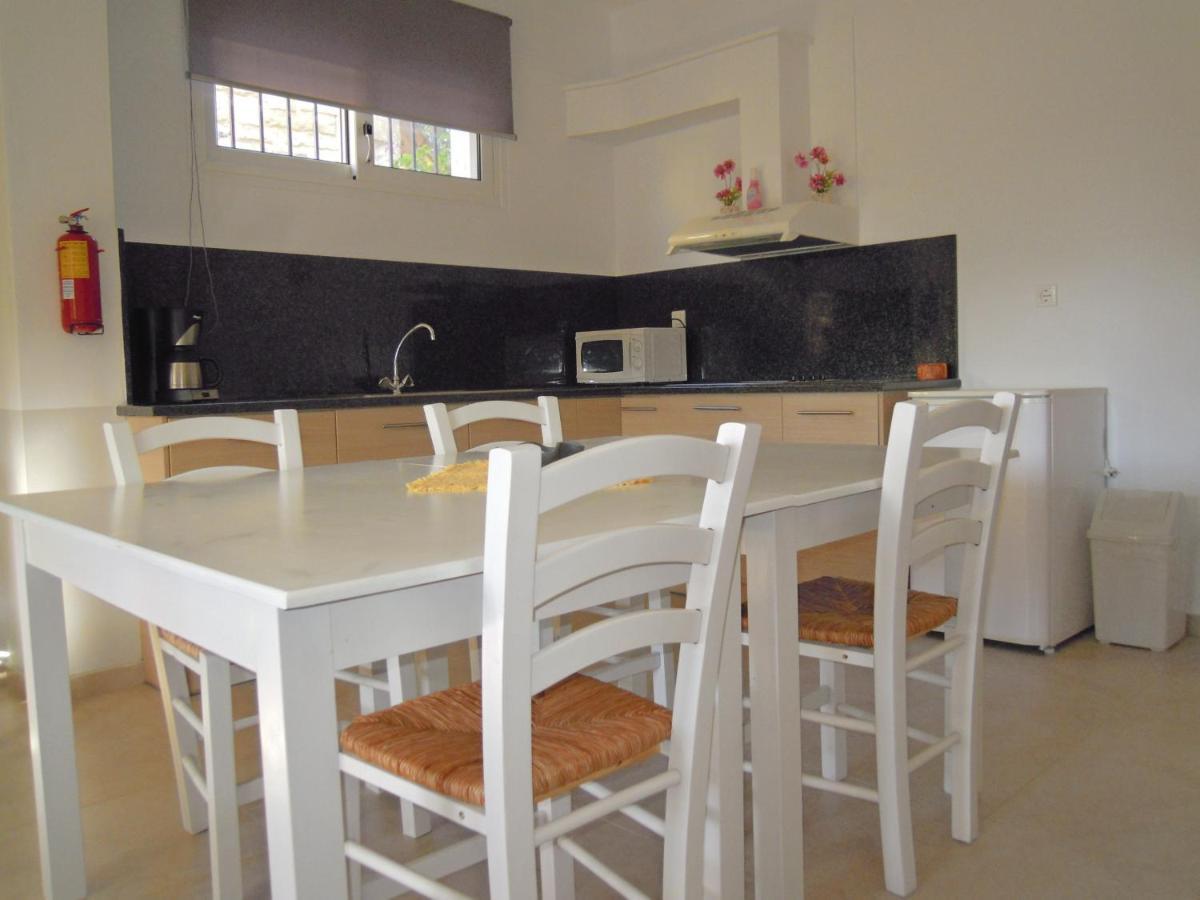 Apartment Petaloudes 2 *