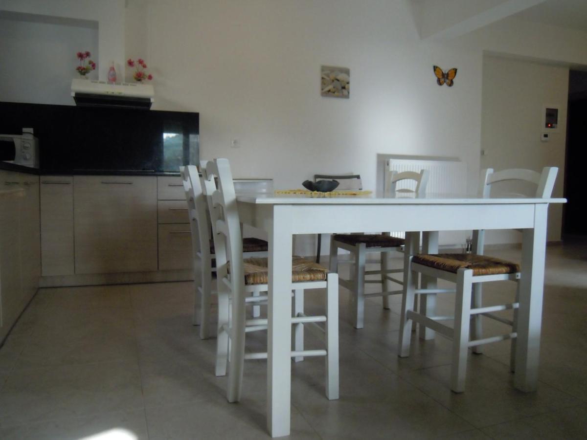 Petaloudes 2 * Kamilari