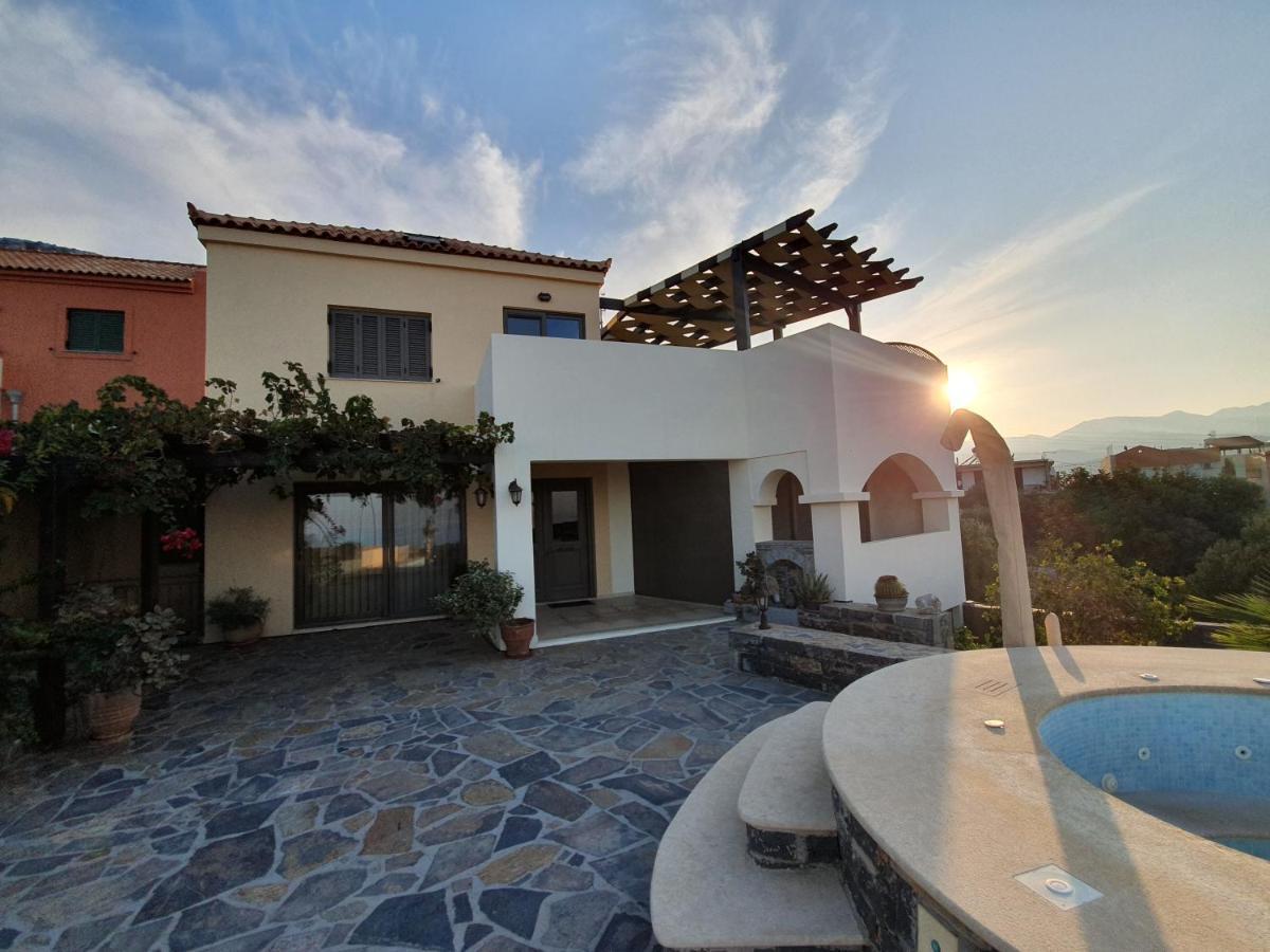 Villa Azure Sea, Istro