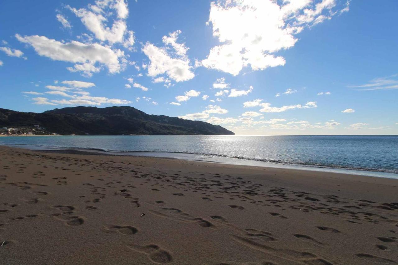 Armikes Beachfront Afionas