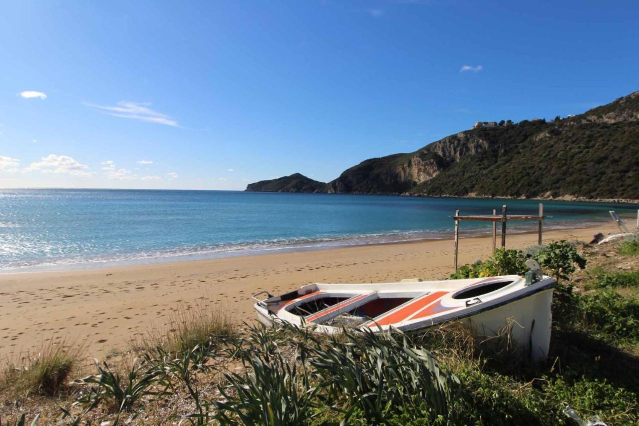 Armikes Beachfront Afionas