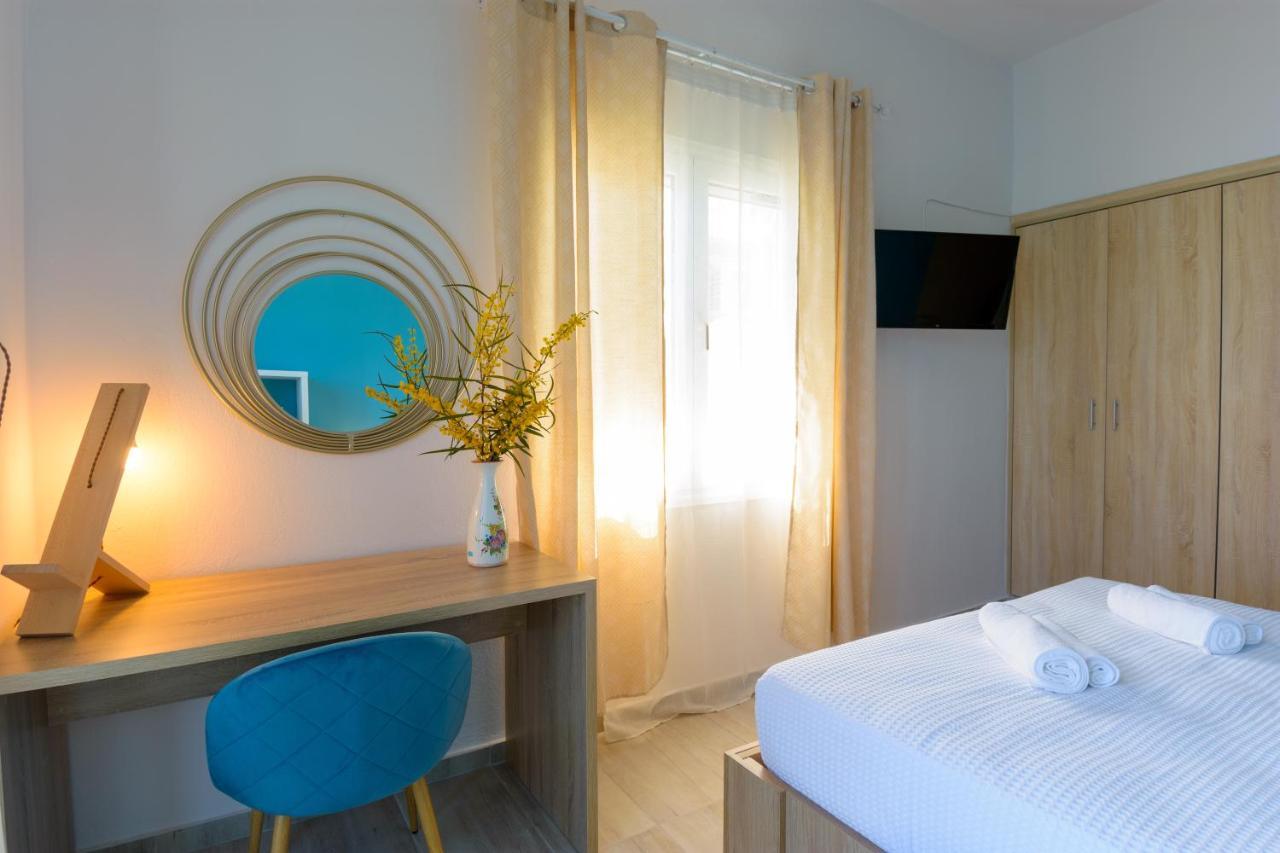 Margarita's Seafront Luxury Apartment *