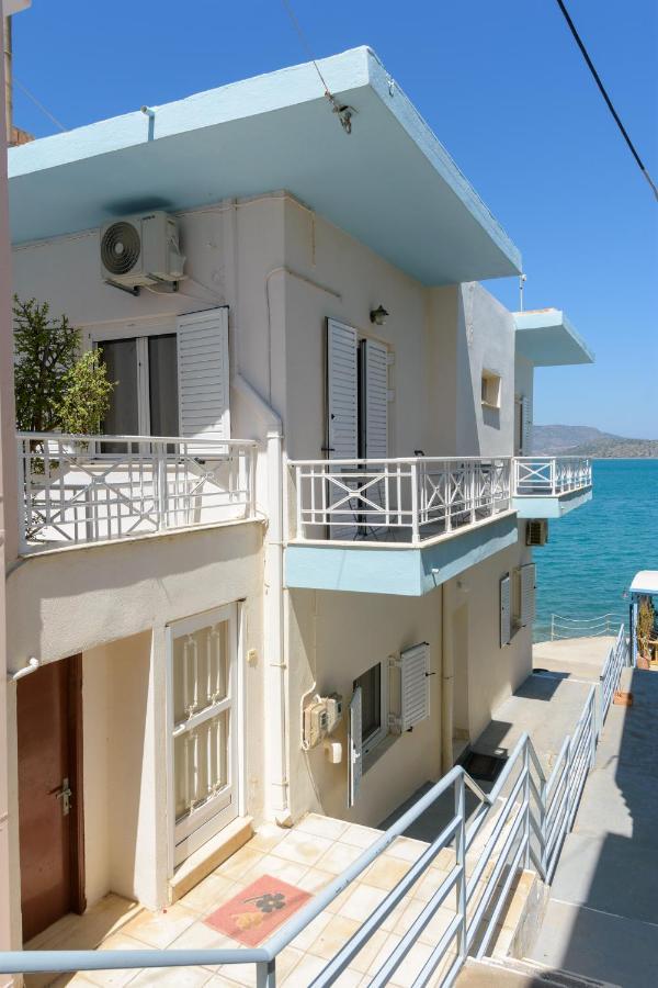 Margarita's Seafront Luxury Apartment *
