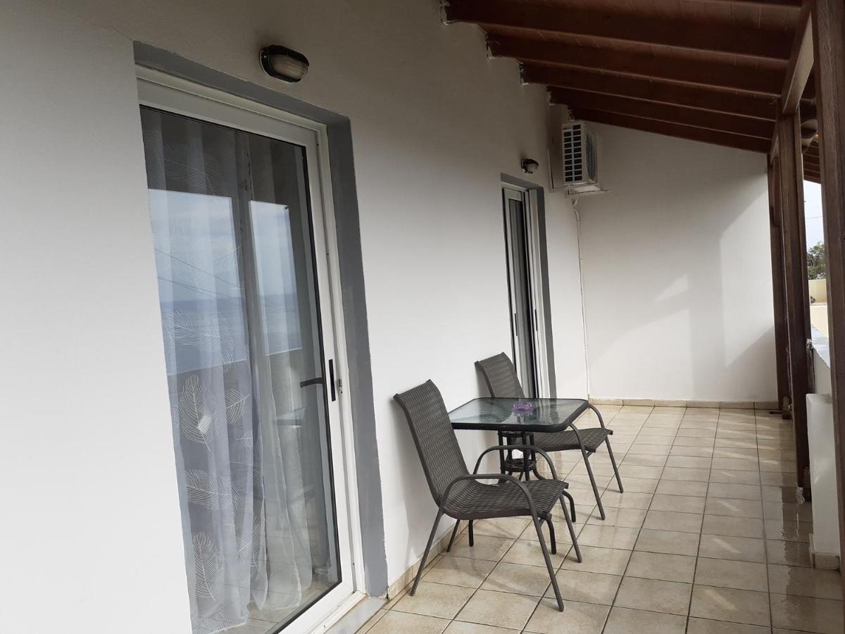 Golden Sun Apartment *