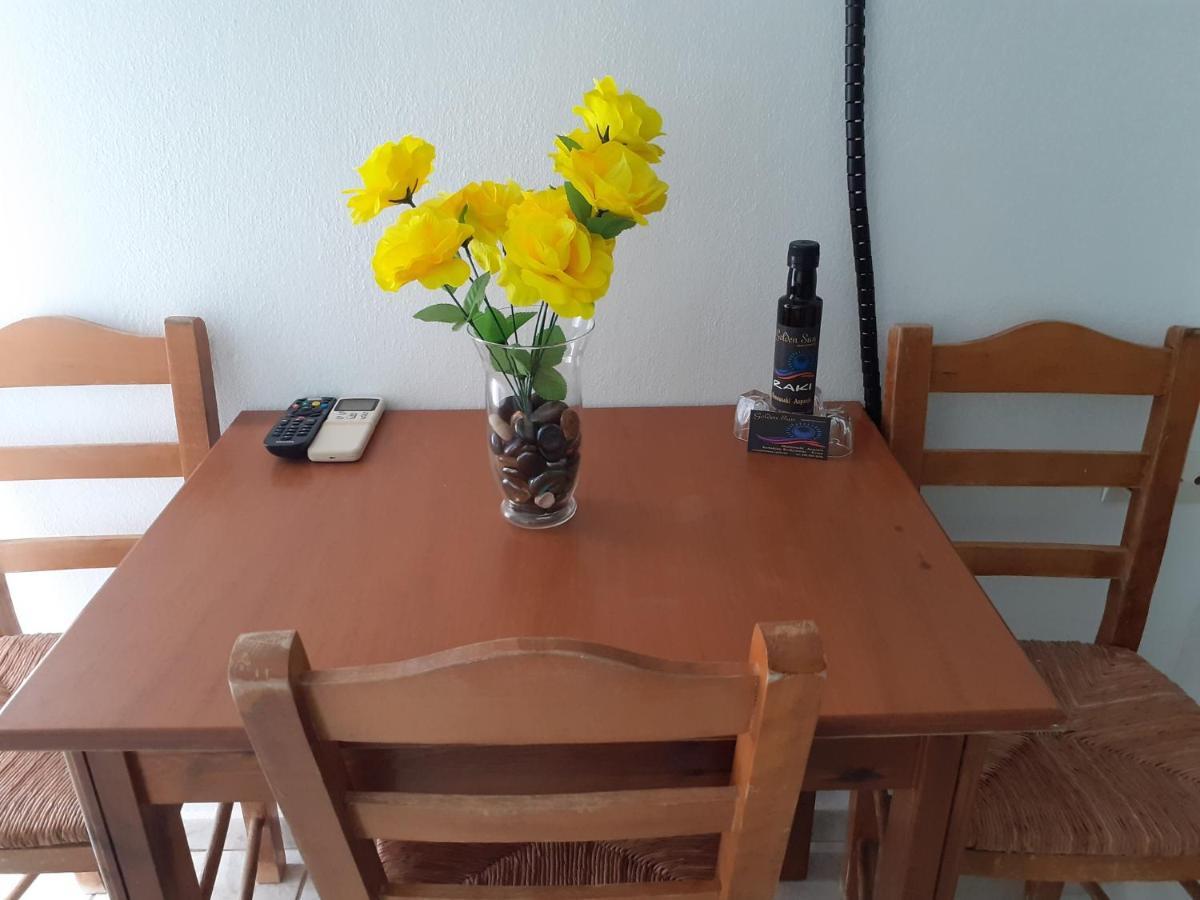 Apartment Golden Sun Rodakino