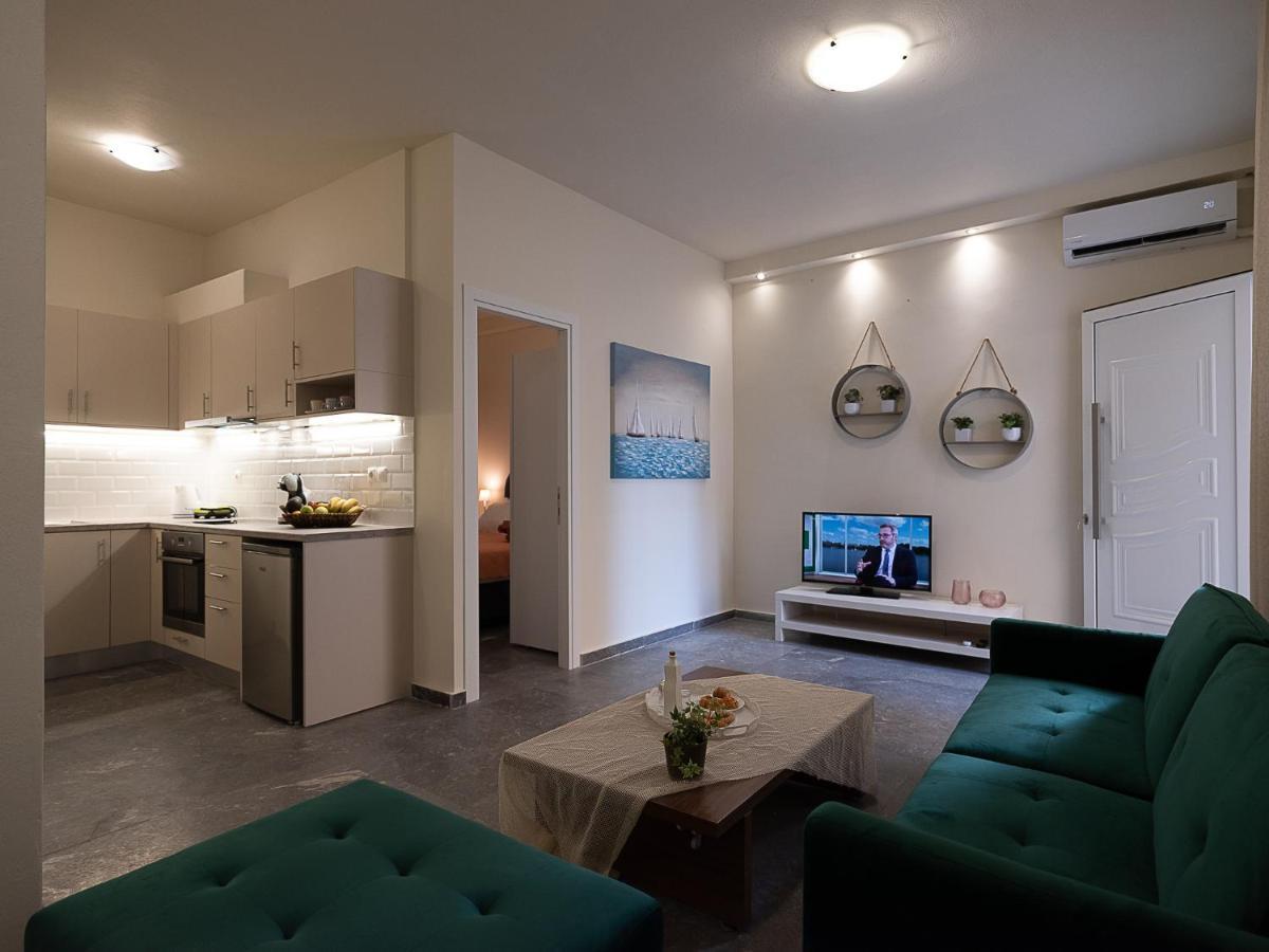 Luxury Apts Center *