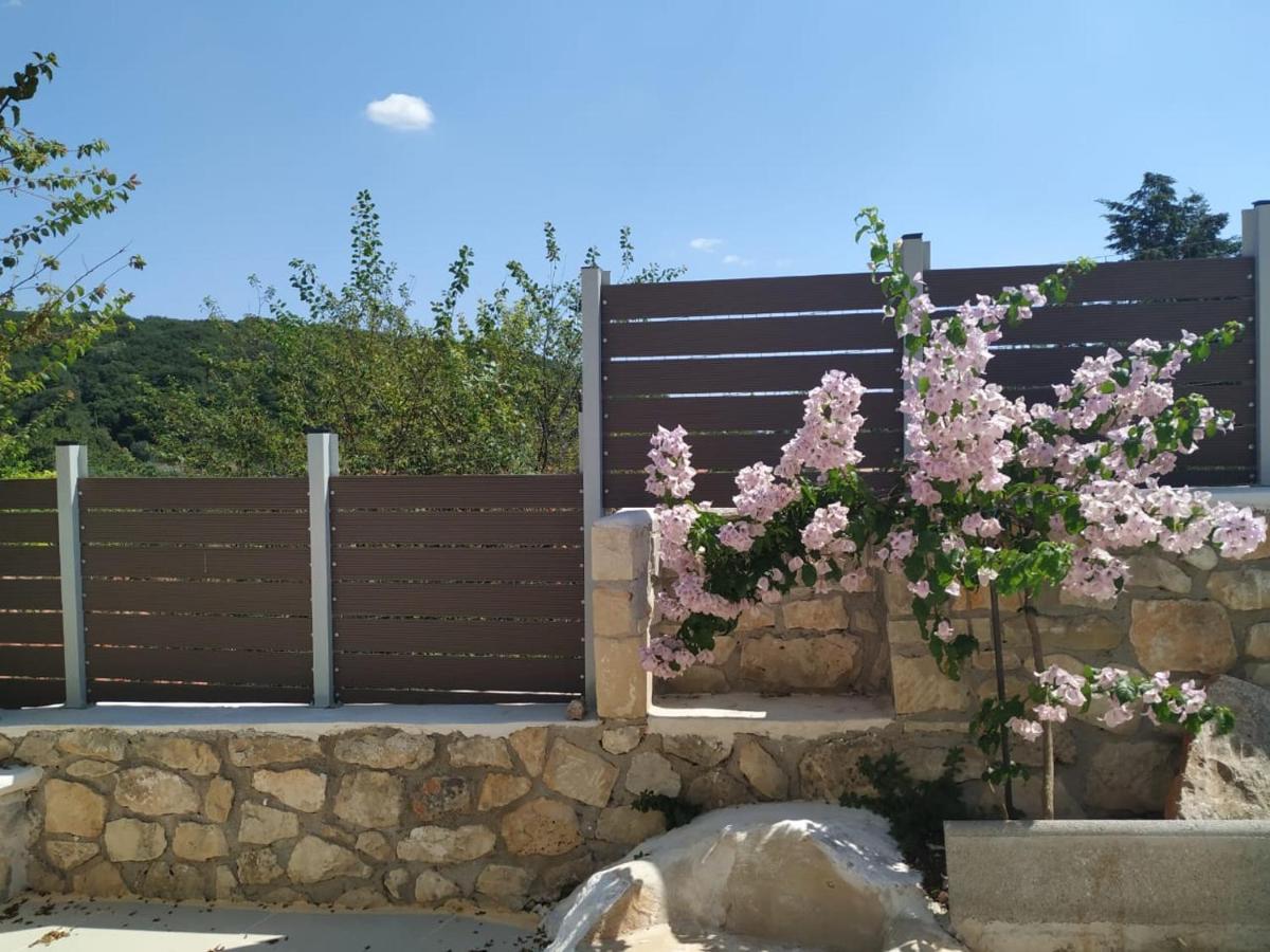 The House. Light & Stone. * Lixouri