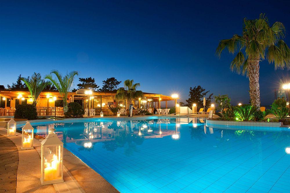 Asterias Village Aparthotel 4*