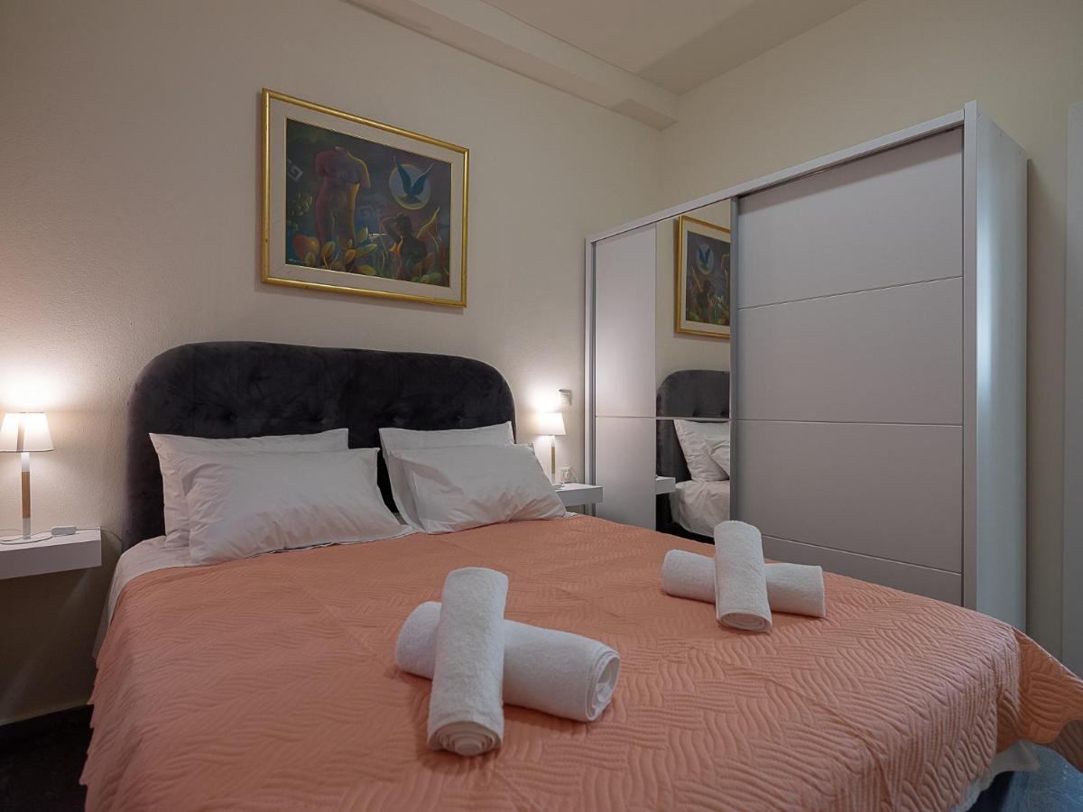 Luxury Apts Center *