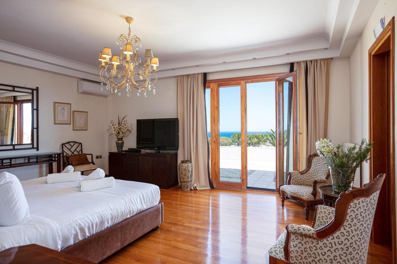 Palm Hill Villa, Royal Retreat, By Thinkvilla Villa Xiron Khorion