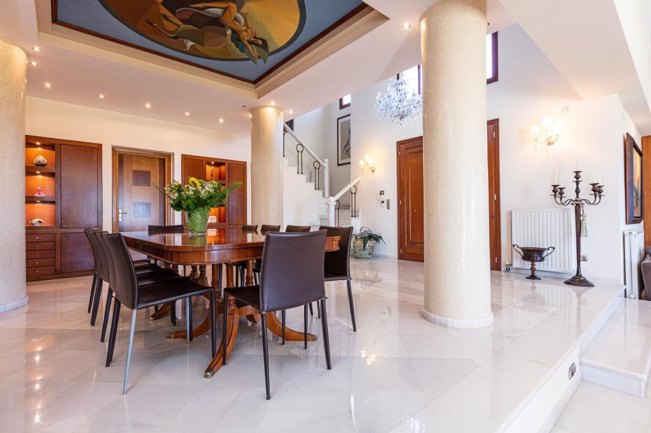 Villa Palm Hill Villa, Royal Retreat, By Thinkvilla
