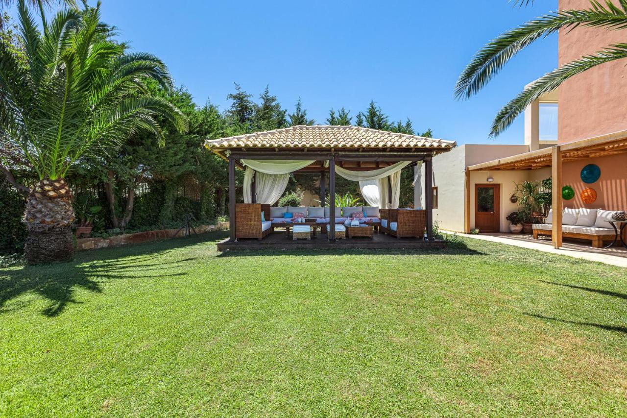 Palm Hill Villa, Royal Retreat, By Thinkvilla