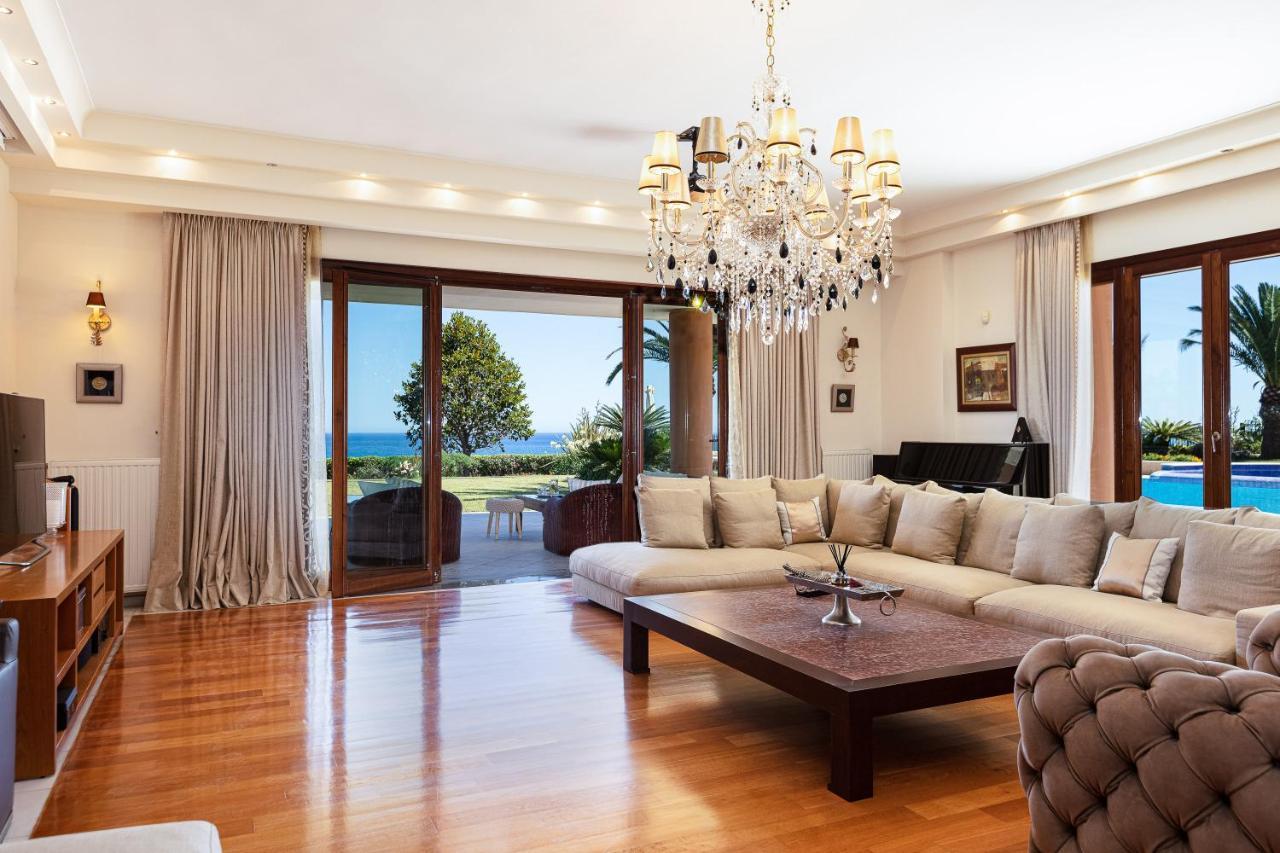 Palm Hill Villa, Royal Retreat, By Thinkvilla Villa Xiron Khorion