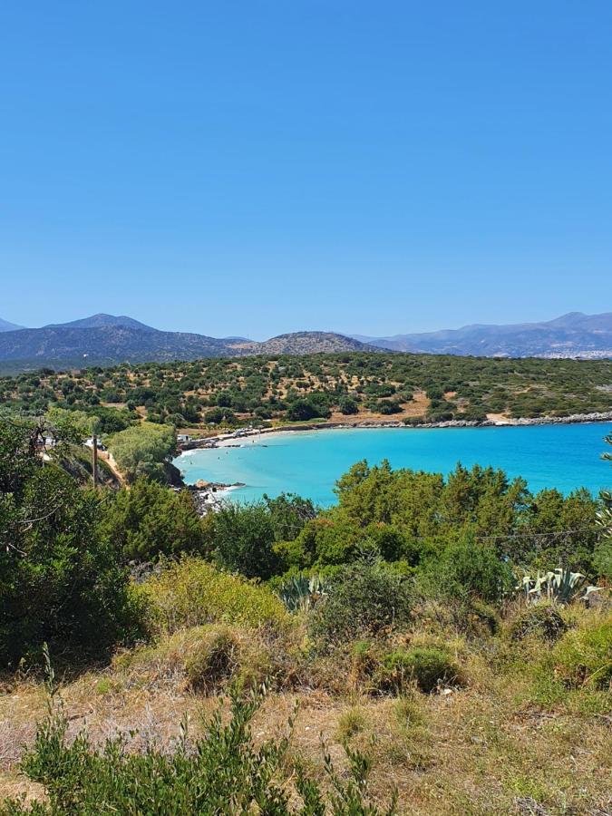 Azure Sea, Villa