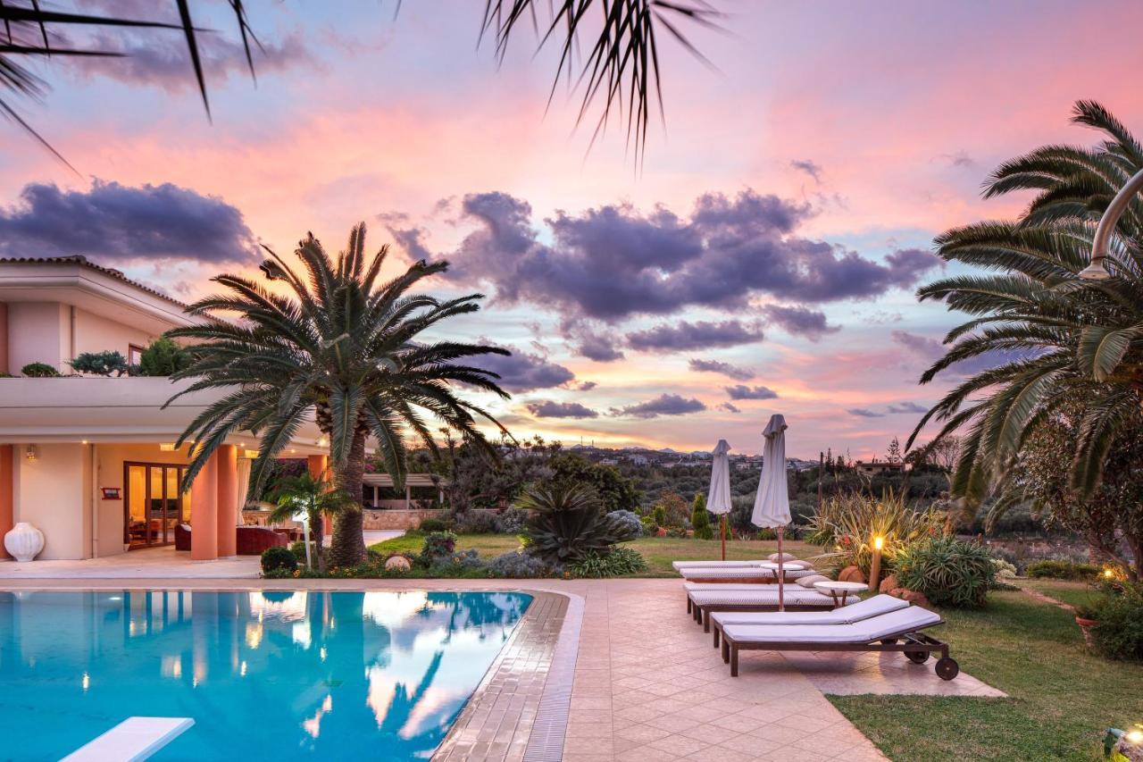 Palm Hill Villa, Royal Retreat, By Thinkvilla