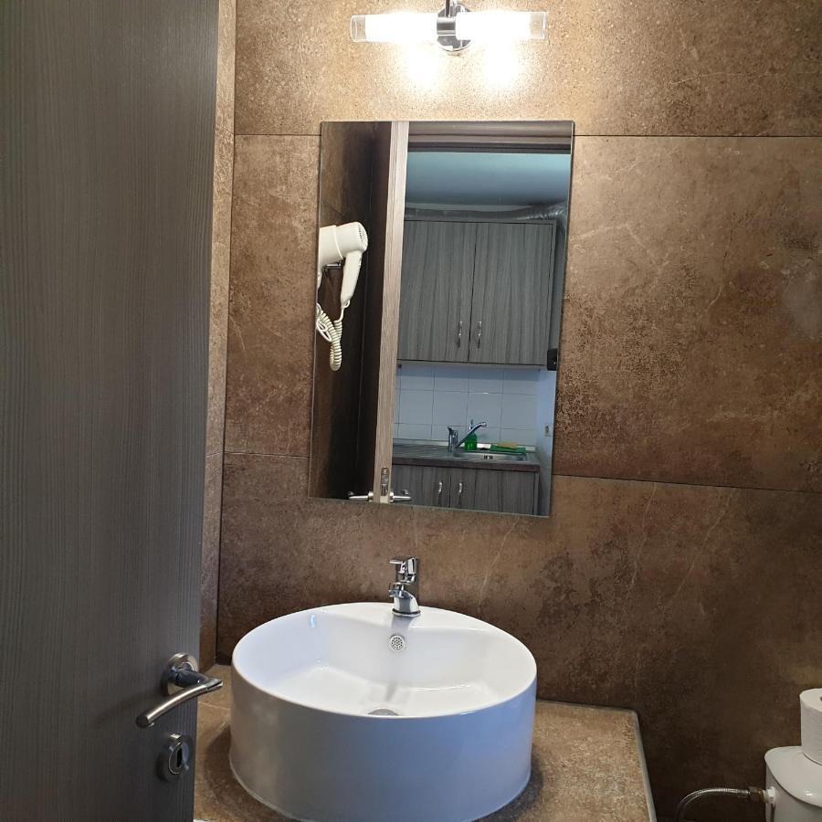 Apartment Amparoudes