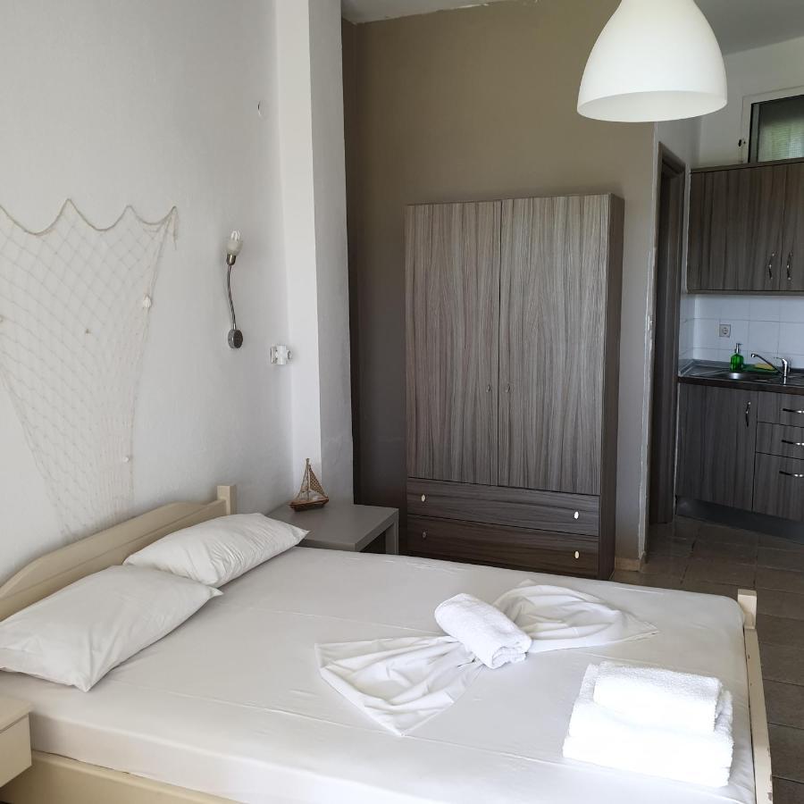 Amparoudes Apartment
