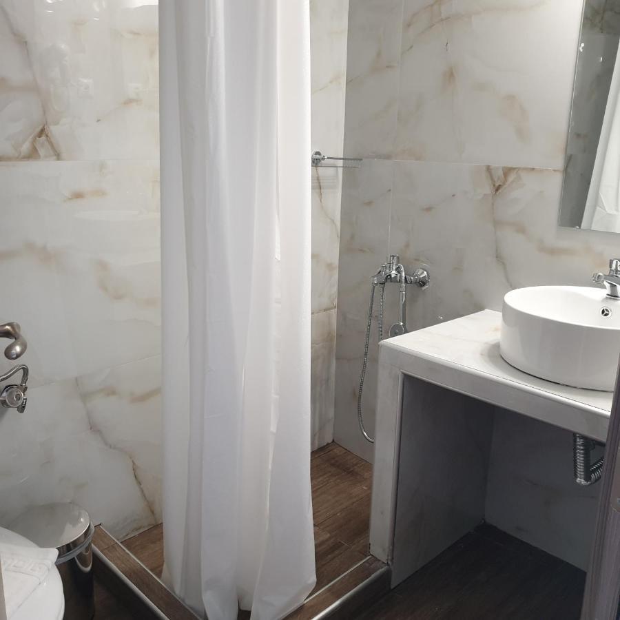 Amparoudes Apartment