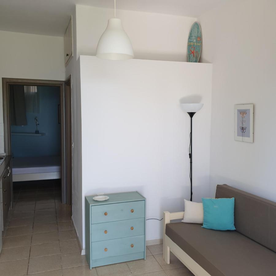 Amparoudes Apartment *