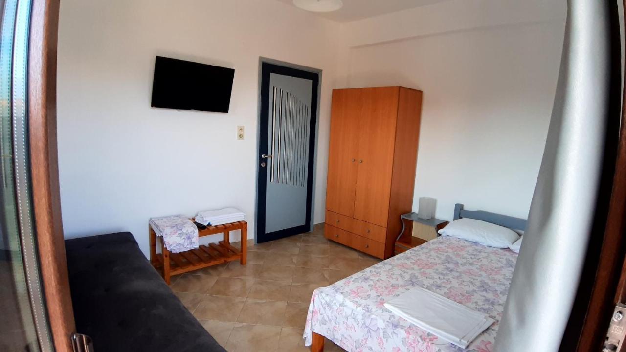 House Anna Houhlia