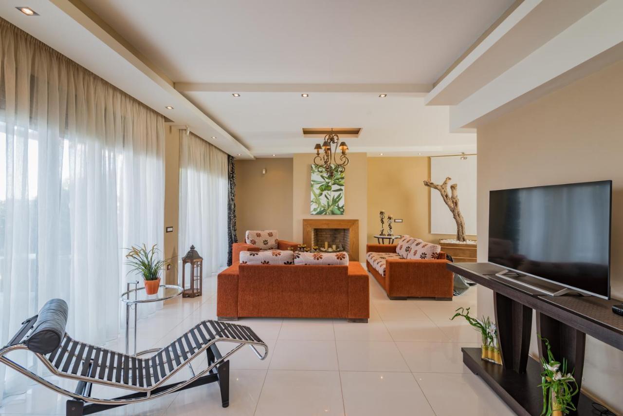 Palatia Caeli Seafront Villas, By Thinkvilla *
