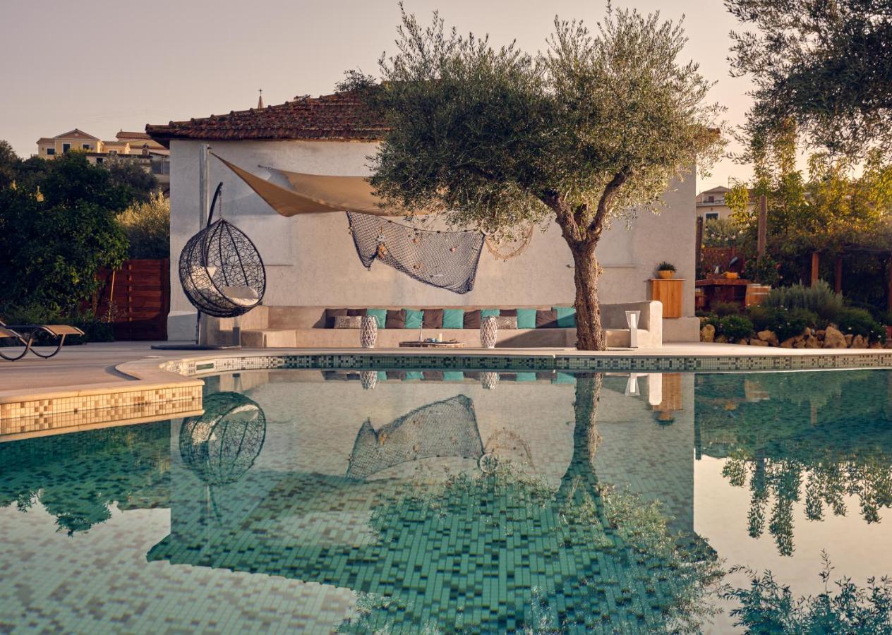 Castelletto Heated Pool Jacuzzi