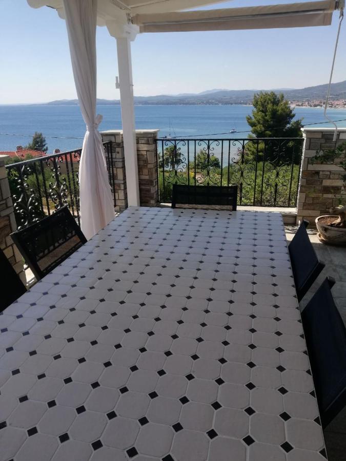 Castri Deluxe Sky
