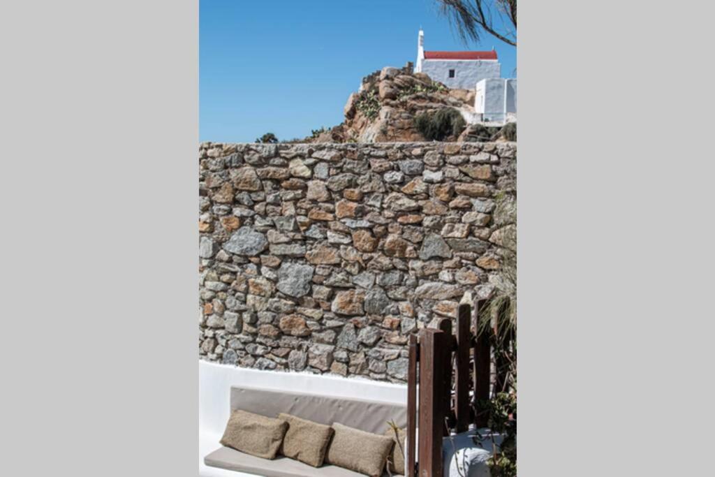Lilly's Seaview *