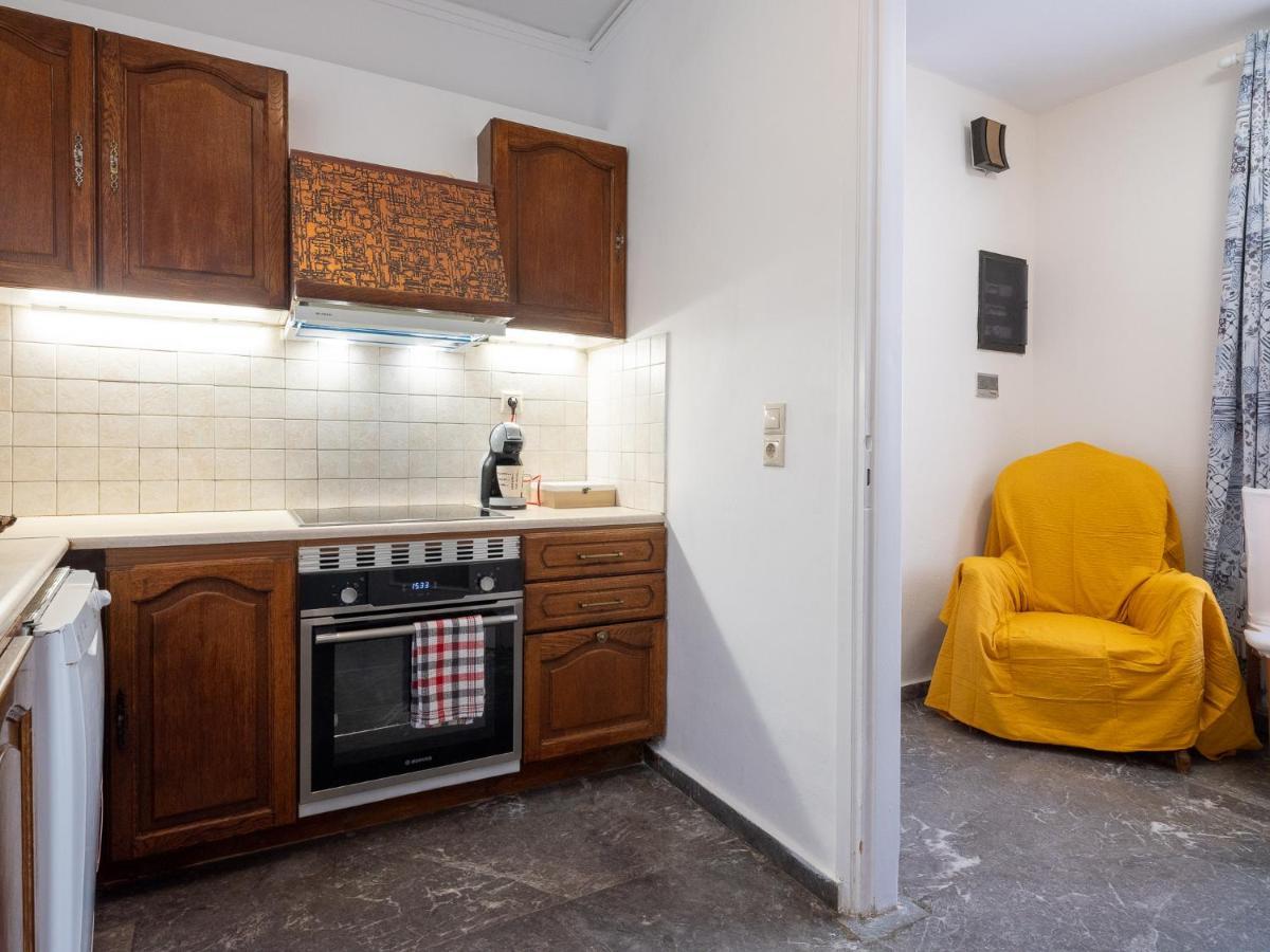Luxury Apts Center Apartment