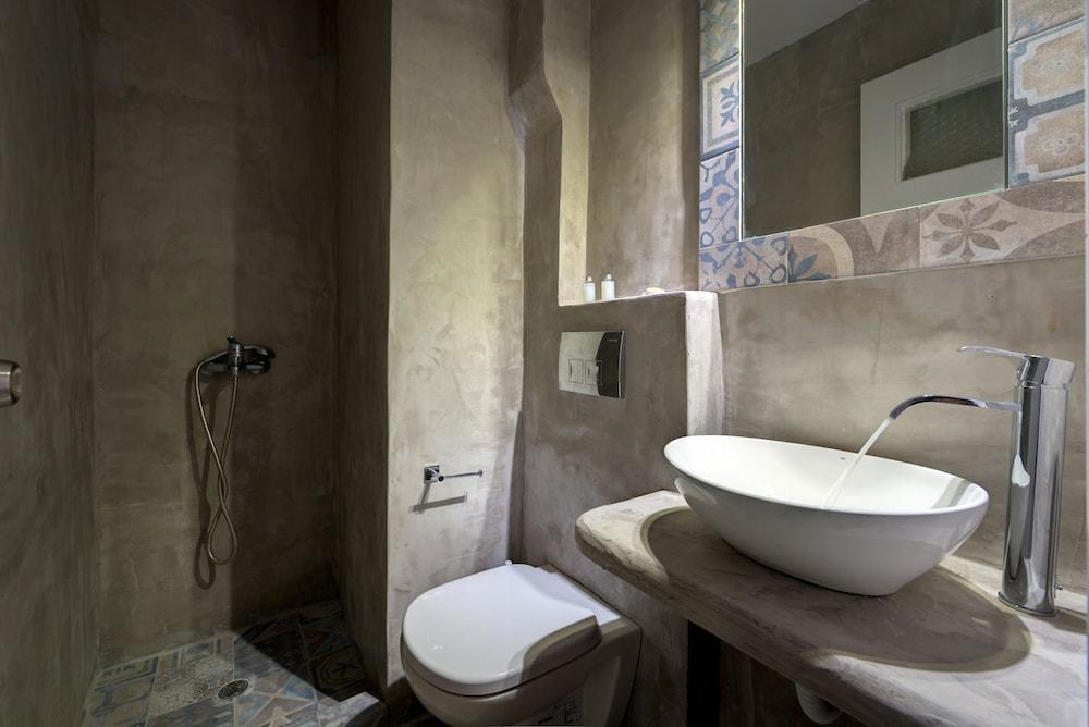 Ikaros Aparthotel 2*