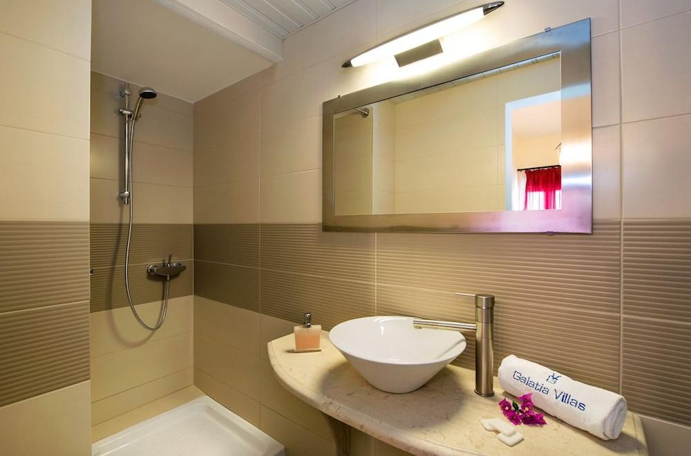 Galatia 3* Fira (Santorini)