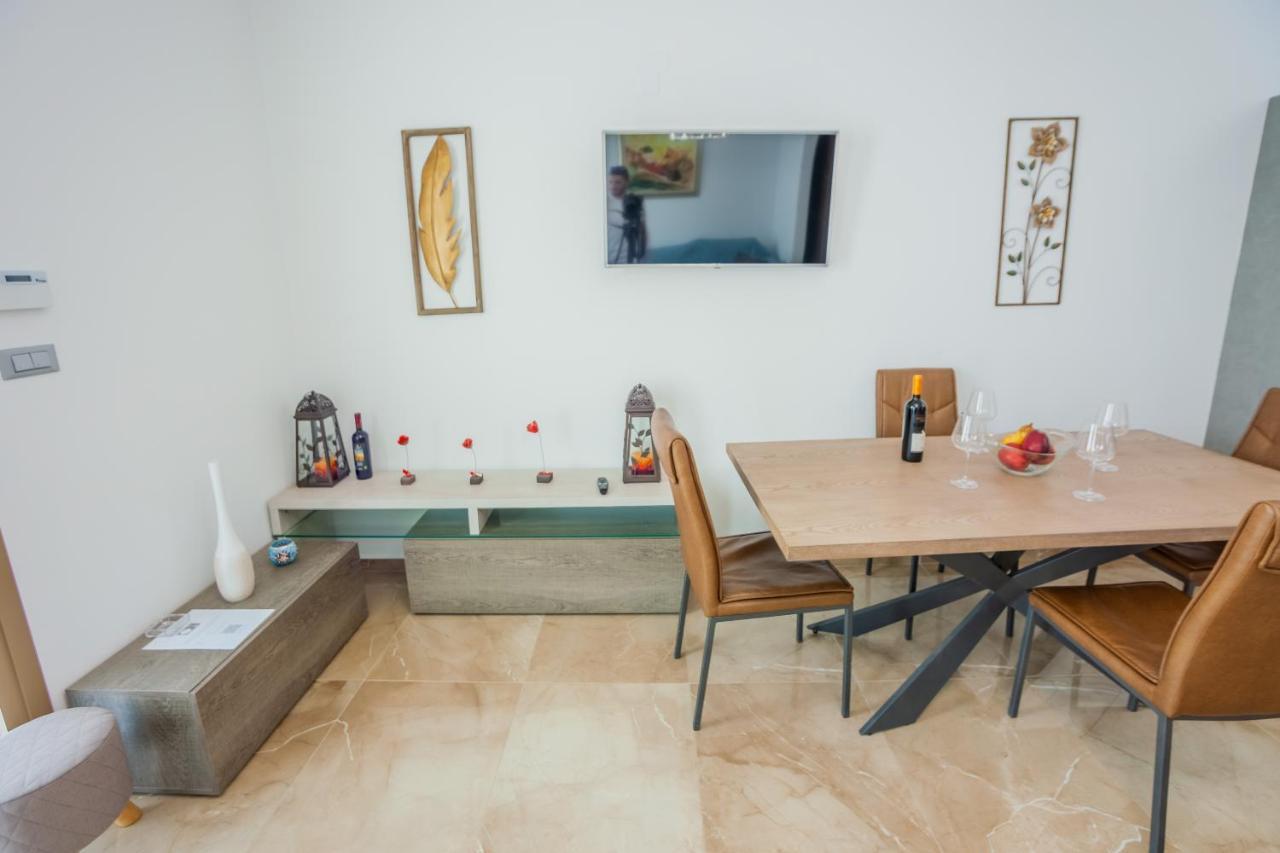 Aparthotel Kavousanos *