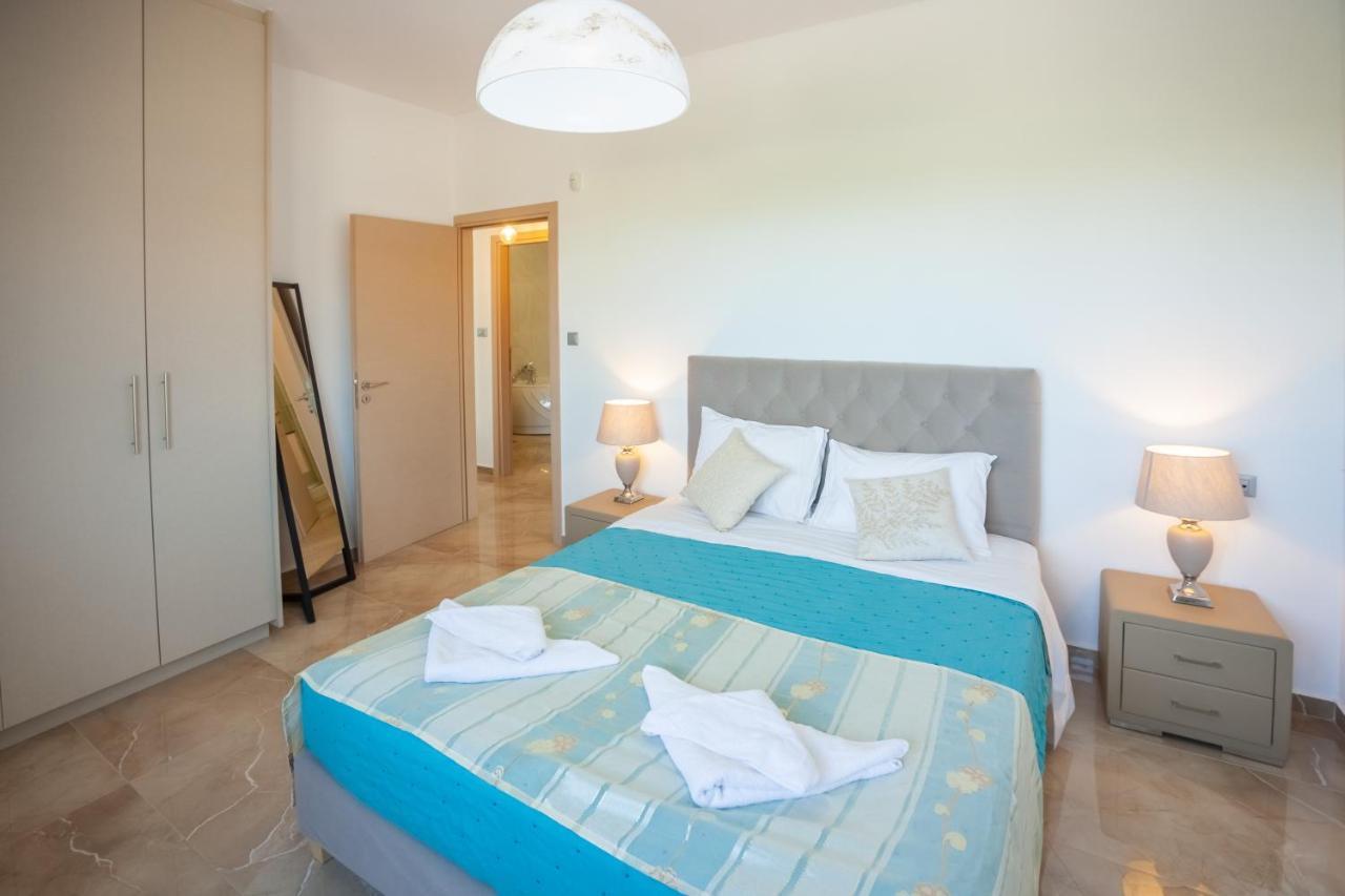 Kavousanos Aparthotel