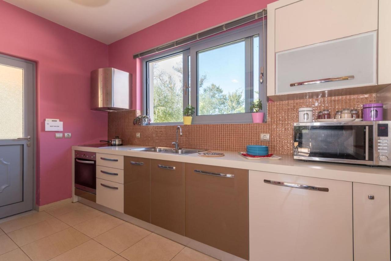 Astarte Villas - Istar Villa With Tennis Court Villa