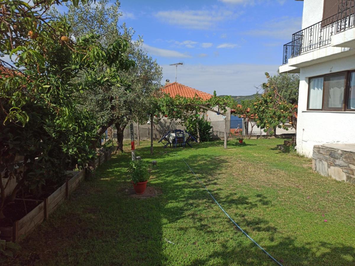 Dora's House Comfortable With A Yard And View * Pyrgadikia