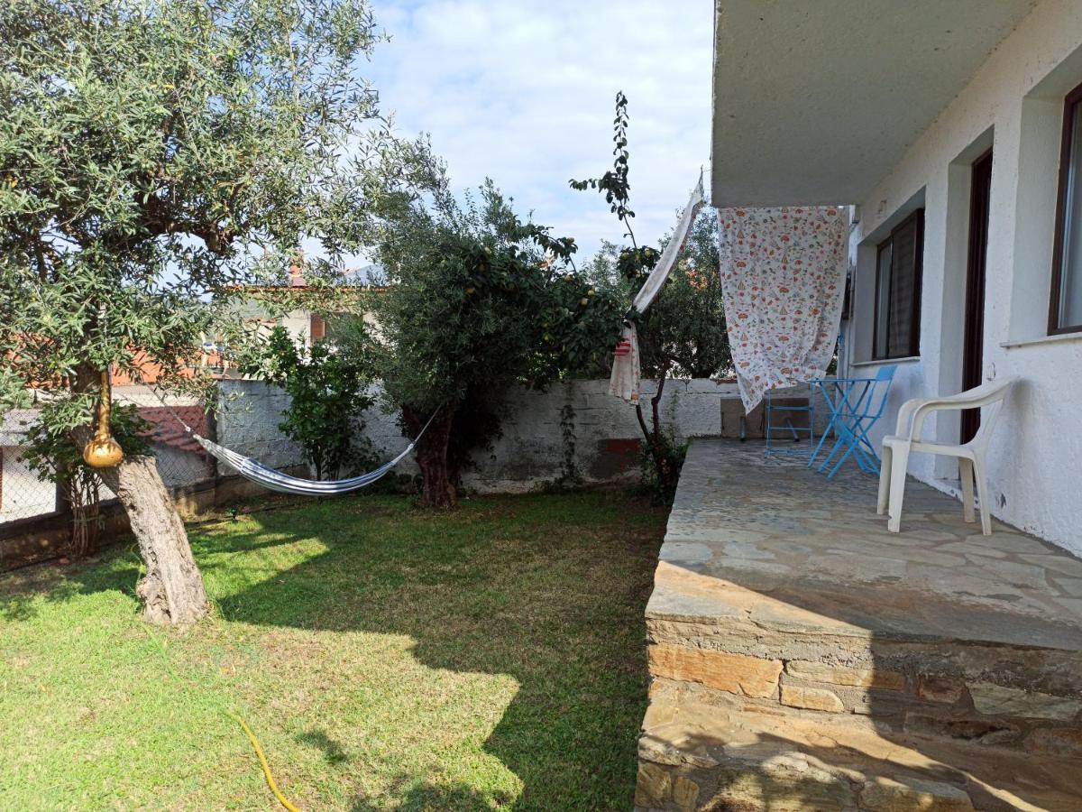 Dora's House Comfortable With A Yard And View Pyrgadikia