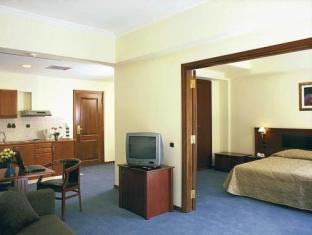 Hotel Ava And