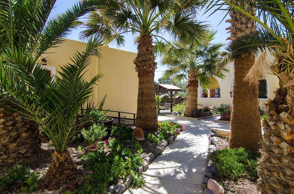 Smaragdi Hotel 3*