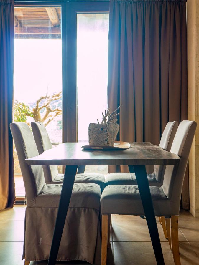 Pezoulia Aparthotel Selakano