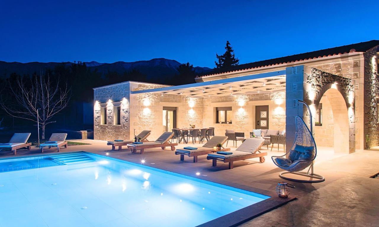 Orientem Heated Pool Villa