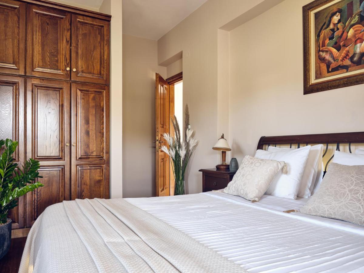 Castelletto Heated Pool Jacuzzi Villa Kypseli
