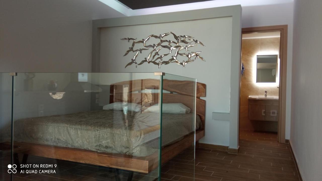 Zeus Throne Aparthotel