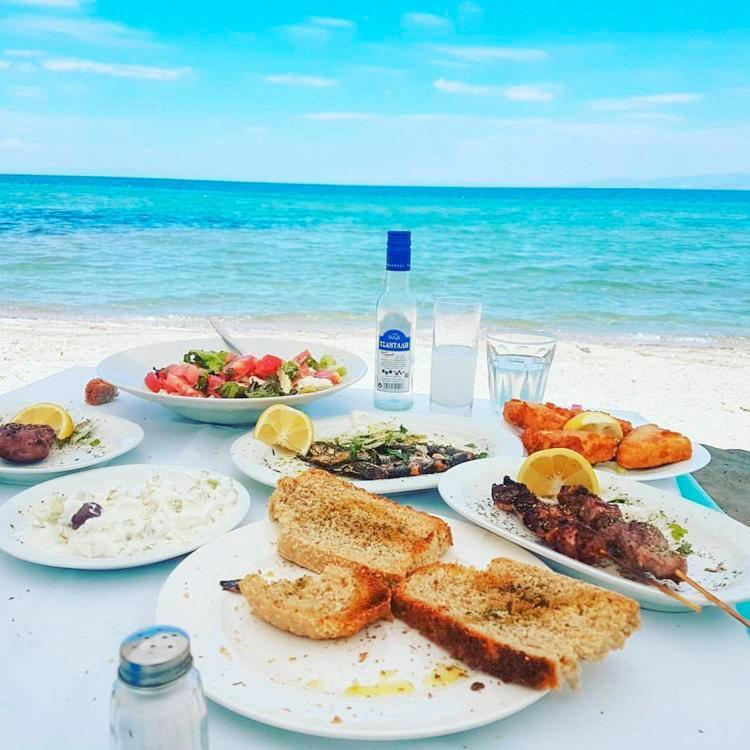 A Wonderful In Front Of The Sea! *