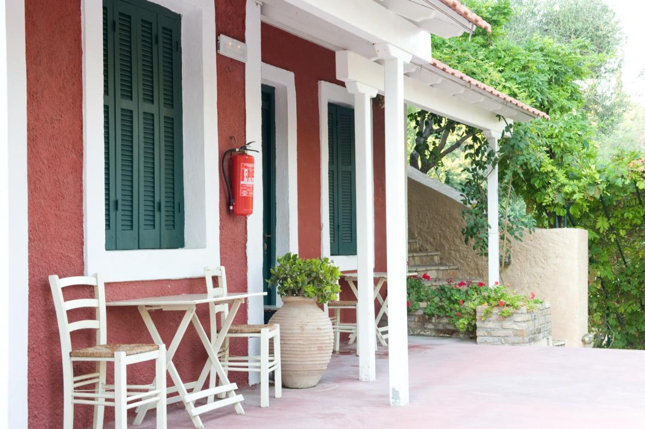 Zefiros Traditional Hotel 3*