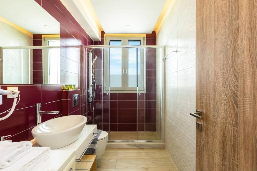 Adelhome - Sea View & Walking Distance To Beach! Adelianos Kampos