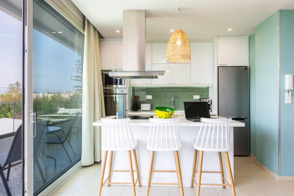Adelhome - Sea View & Walking Distance To Beach! Apartment Adelianos Kampos