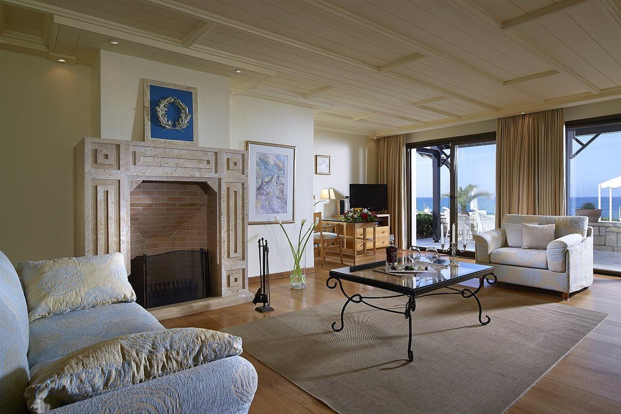Knossos Royal