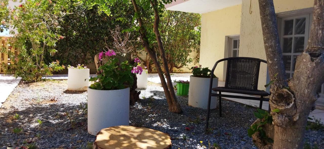 Hotel Cleo 250m From The