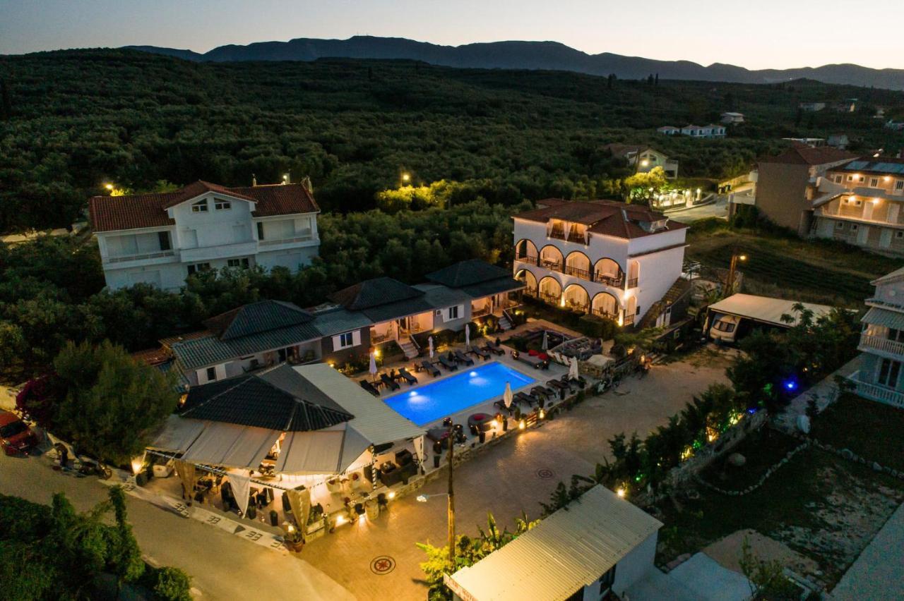 Corali Sea Breath & Pool Apartment Amoudi